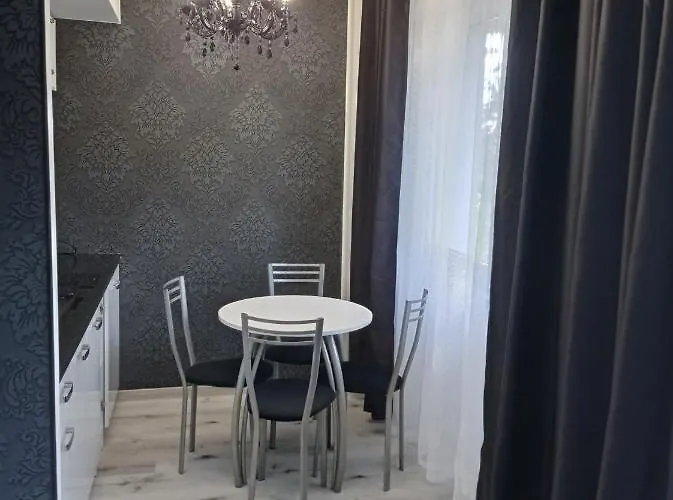 Lux2 דירה קונין